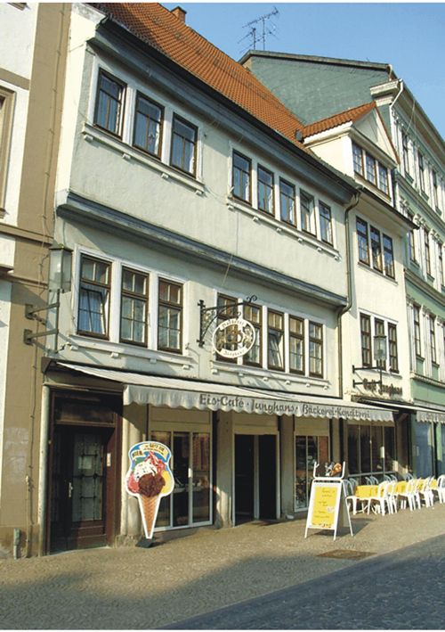 Café Junghans am Hauptmarkt in Gotha, Außenansicht des historischen Gebäudes